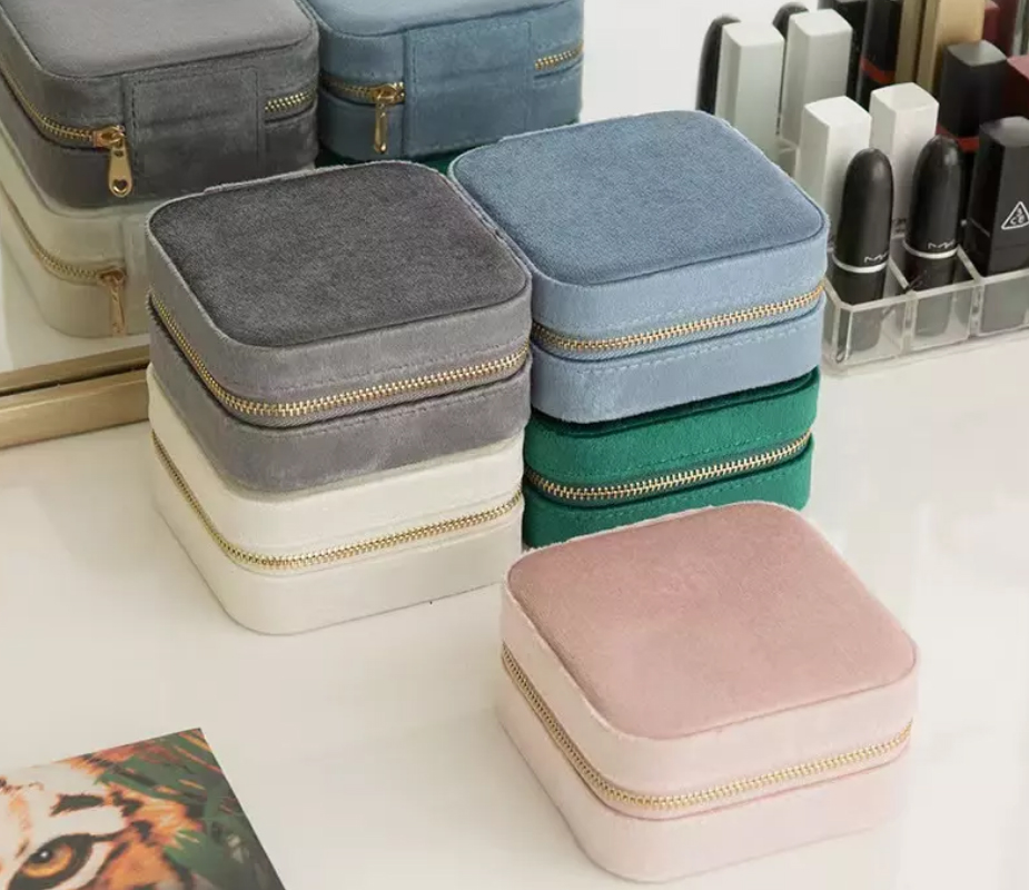 This travel jewelry box is one of Oprah's Favorite Things